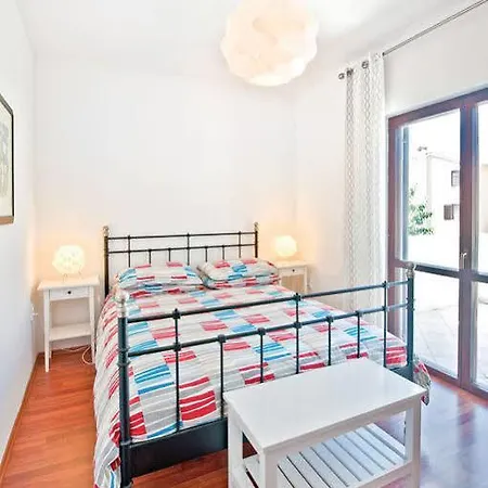 Alluro Apartment *