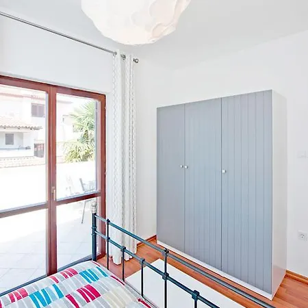 아파트 Alluro 로비니